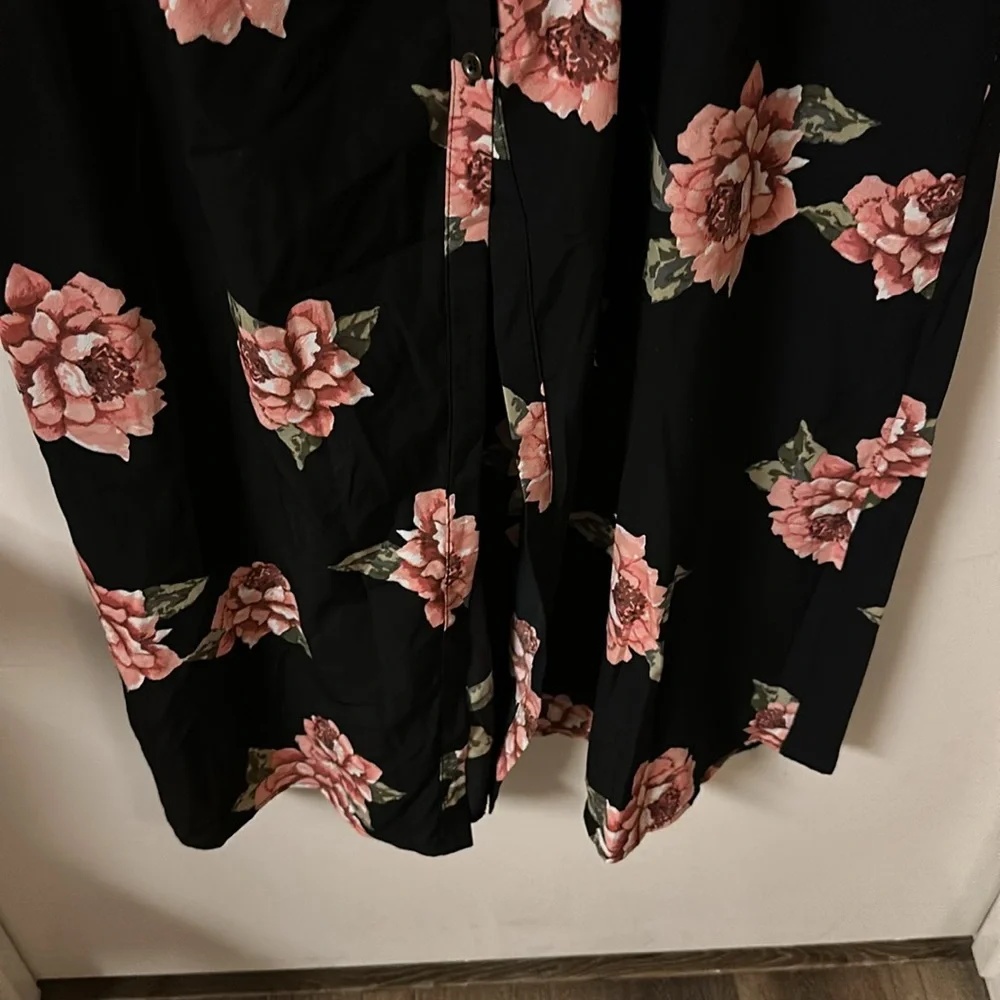 Beautiful maxi dress with roses - Picture 5 of 7